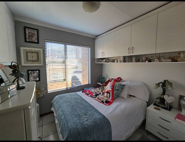 3 BEDROOM SECTIONAL TITLE FOR SALE IN SOUTH CREST